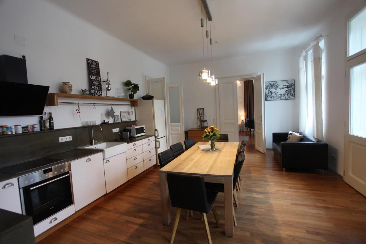 Casa Nostra - Ausgefallene Wohnung Am Augarten Viena Exterior foto