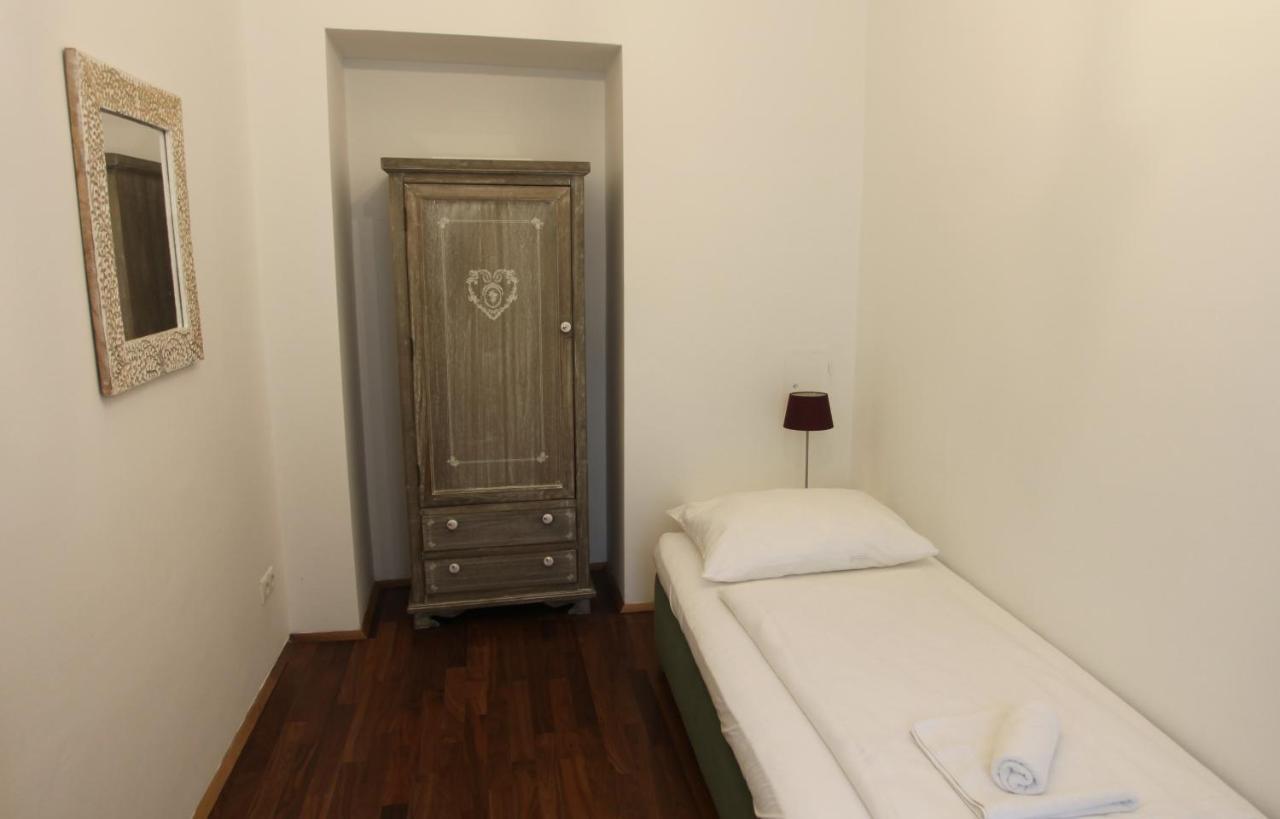 Casa Nostra - Ausgefallene Wohnung Am Augarten Viena Exterior foto